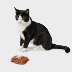 Highland Cow Cat Plush Toy - Boots & Barkley™